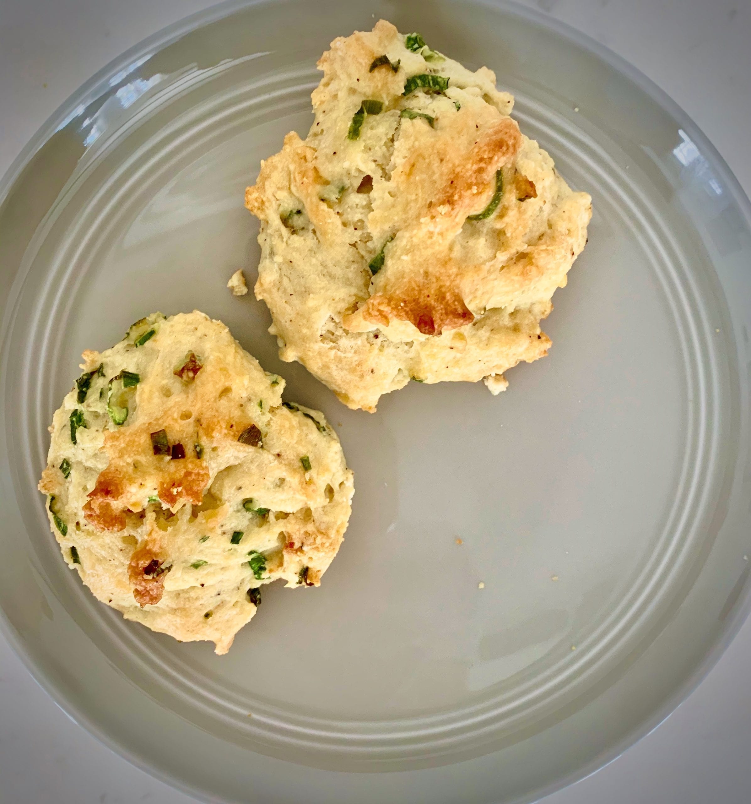 easy drop biscuits recipe, sour cream and chive drop biscuit recipe, easy sour cream drop biscuit recipe, easy drop biscuit recipe, drop biscuits easy, sour cream drop biscuits, best drop biscuit recipe, easy biscuit recipe