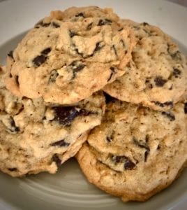 doubletree signature cookie, best chocolate chip cookies, doubletree chocolate chip cookie recipe, hilton cookie recipe, easy cookie recipe